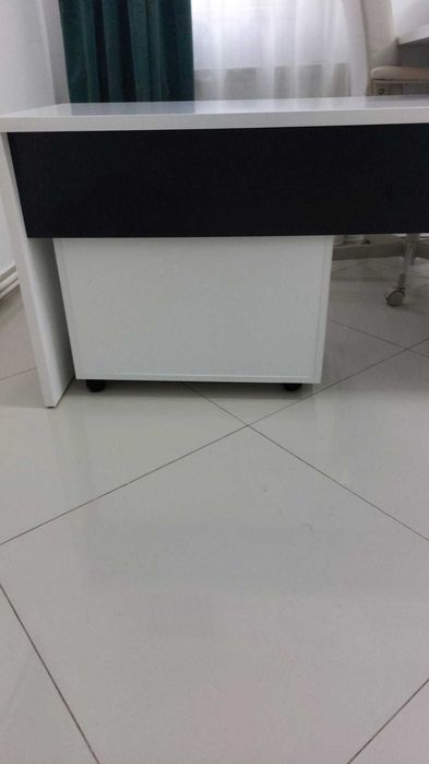 Birou alb de colt cu comoda 3 sertare