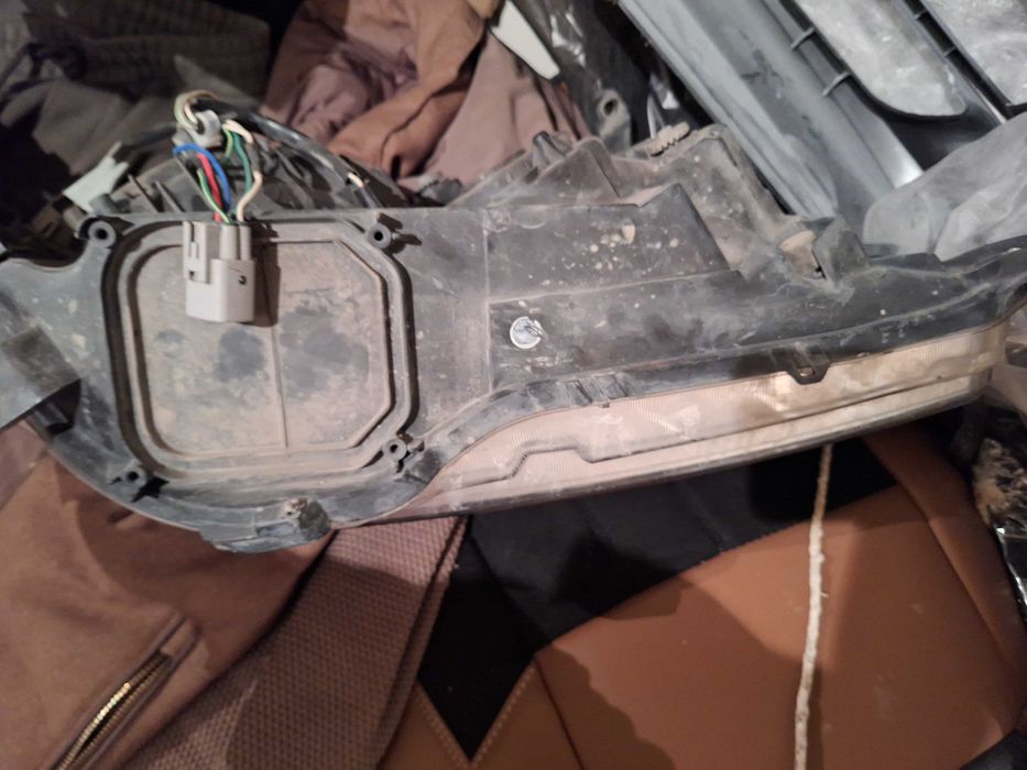 фара передняя левая Land Cruiser 200