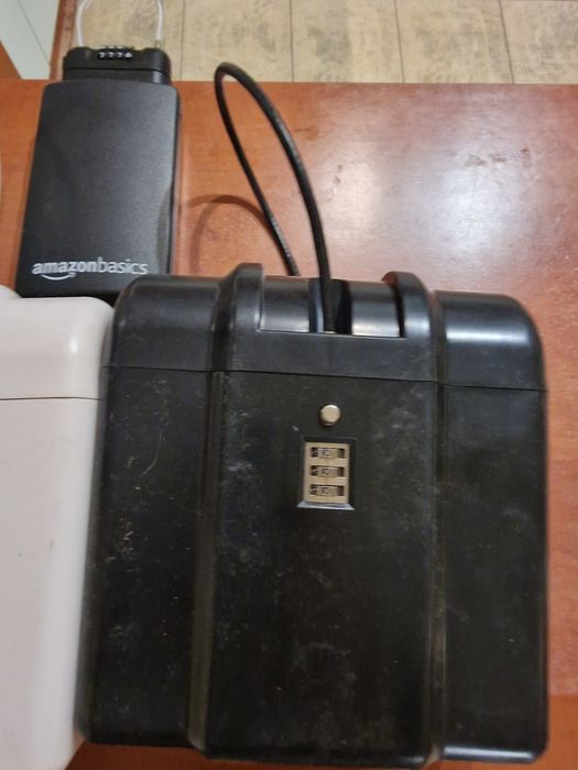 Продавам сейфове