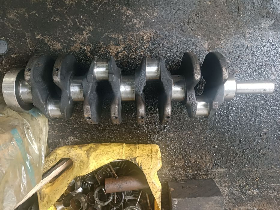 Продам коленвал на Мерседес 102