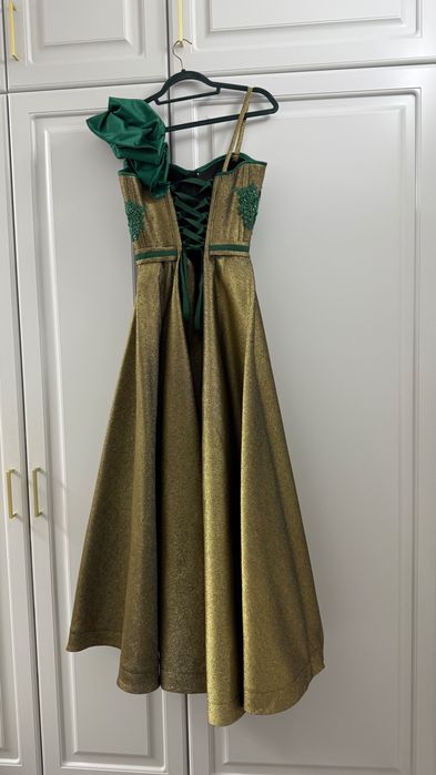 Rochie de nașa,făcută la comandă,M-L ,dar fiind cu corset merge și S