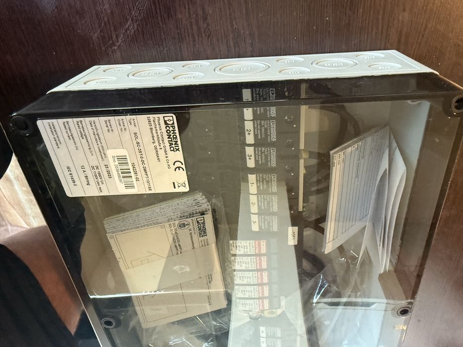 Кутия за свързване на стрингове