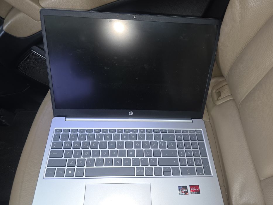 Laptop HP 15 – AMD Ryzen 3 | SSD 512 GB | 8 GB RAM