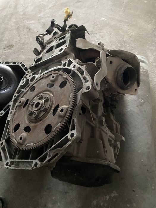 Двигатель.коробка Nissan 1.6