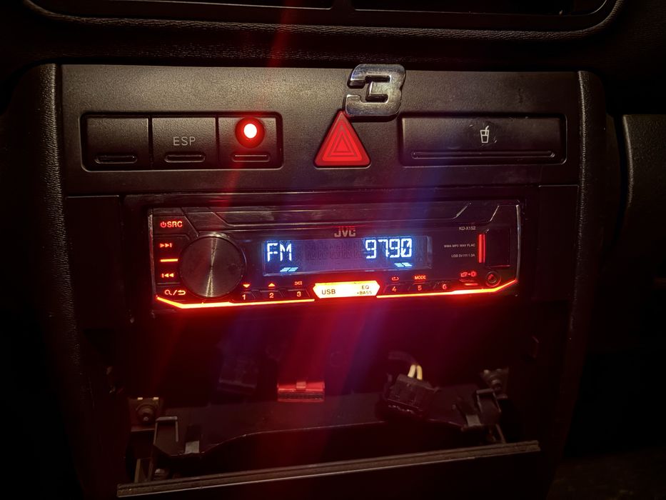 Casetofon Radio Player auto JVC KD-X152 YJ1-123E00  4x50W