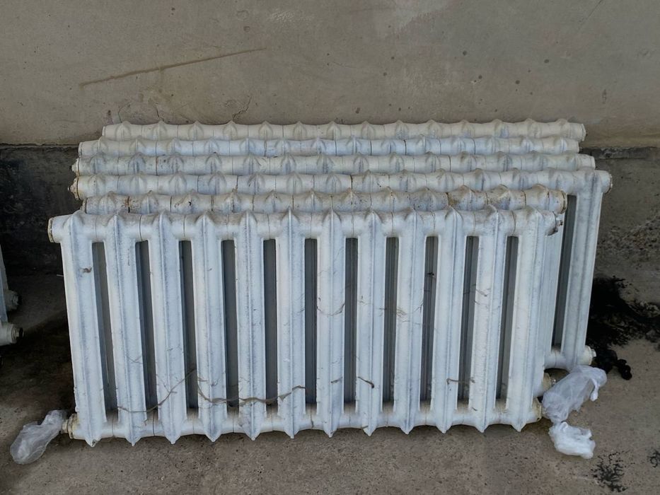 Chugun radiatorlar sotiladi