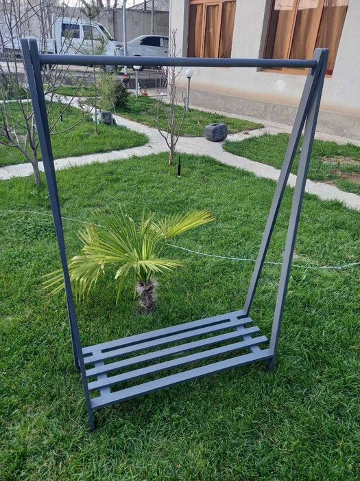 Напольная вешалка