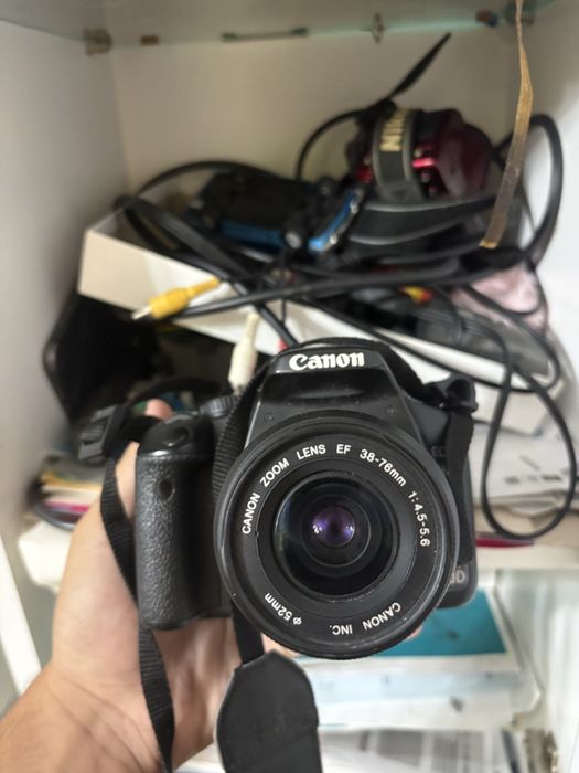 Canon EOS 450D.