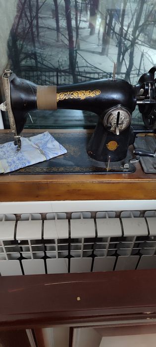 Продаётся швейная машинка