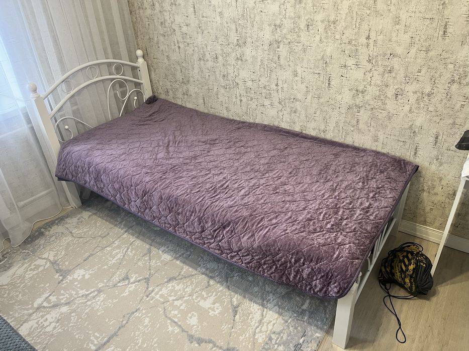 Кровать в хорошом состоянии