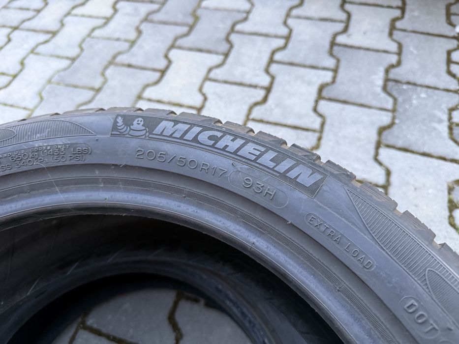 2бр. Зимни Гуми С Борд 205/50R/17 -MICHELIN- DOT:1810- 6.4мм *20€ 2бр*