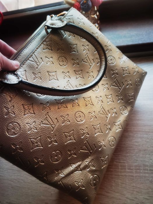 Чанта Louis Vuitton златиста