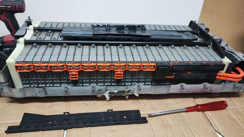 Ремонт и баланс на хибридни батерии Тойота Приус, Аурис, Ярис