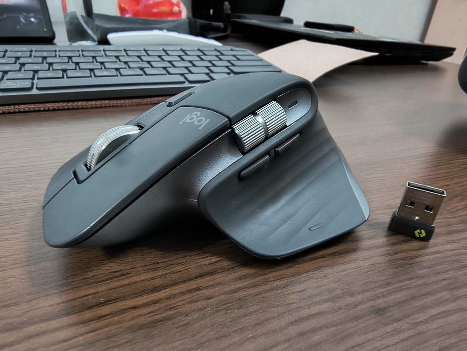 Мышь для работы Logitech MX Master 3S Graphite + чехол Geekria (Идеал)