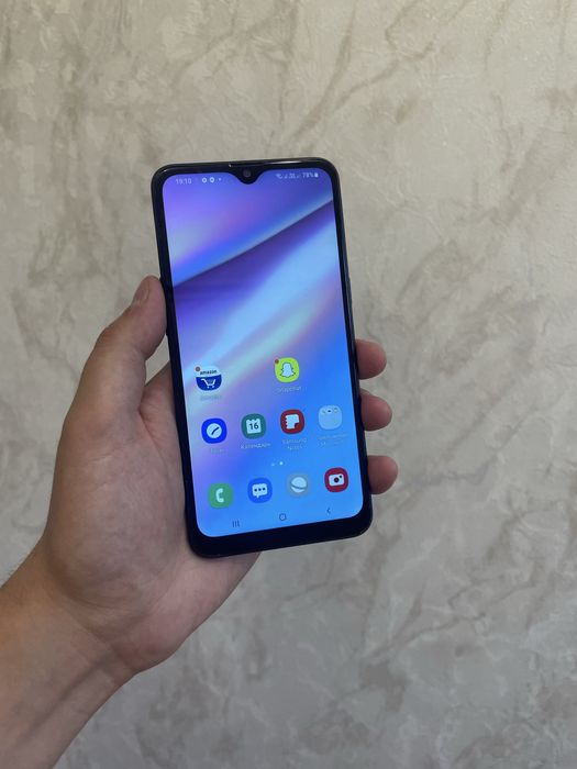 Продам Samsung A10s.