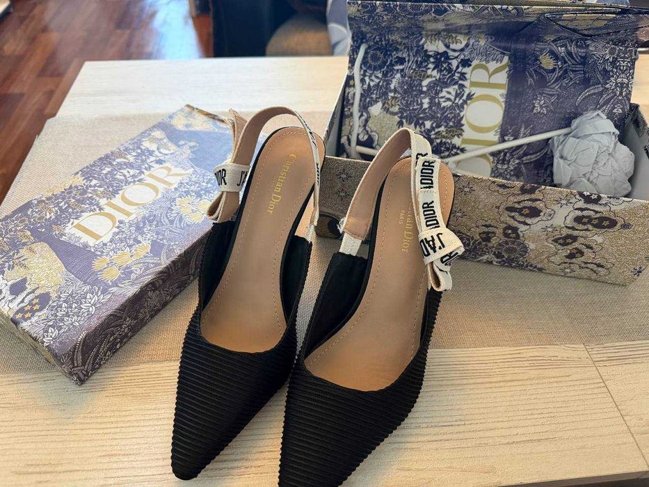 дамски ток dior без забележки