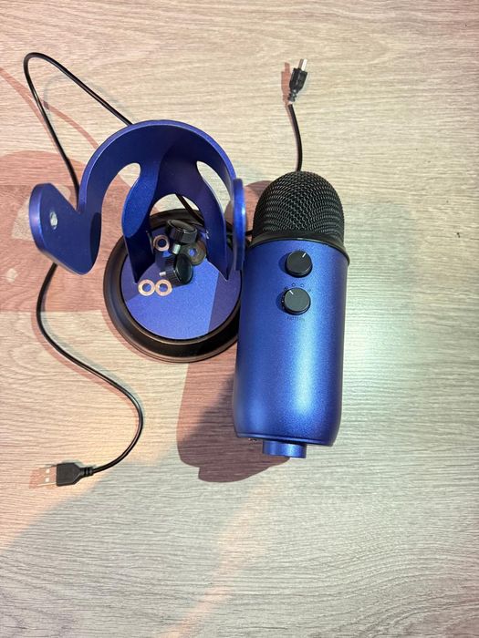 Микрофон blue yeti