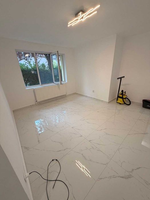 Apartament 2 camere, 45 mp, parter, Aleea Trandafirilor - ideal cabinet, birou sau salon