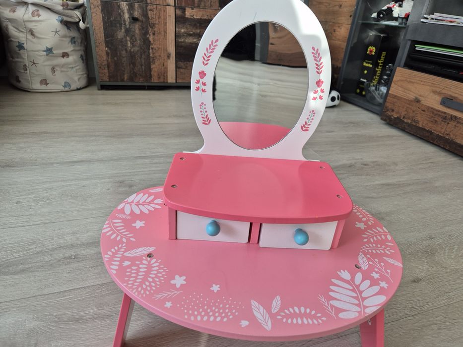 Детска дървена тоалетка