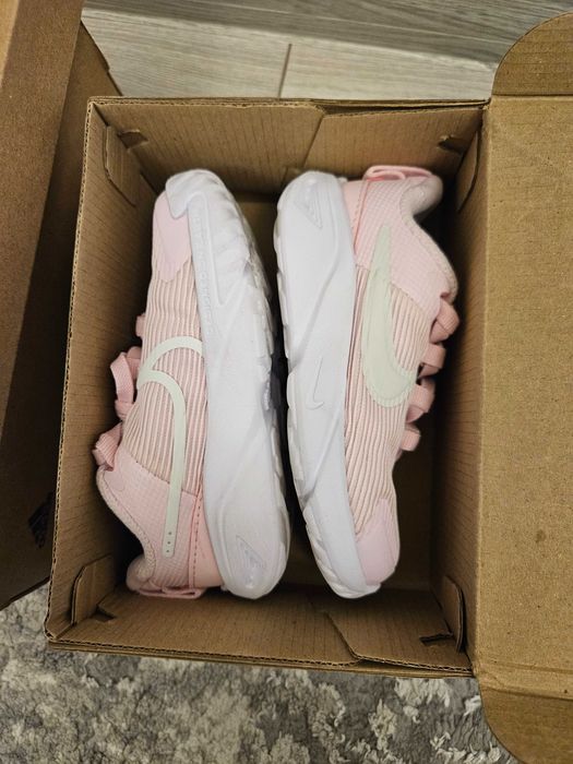 Маратонки за момиче