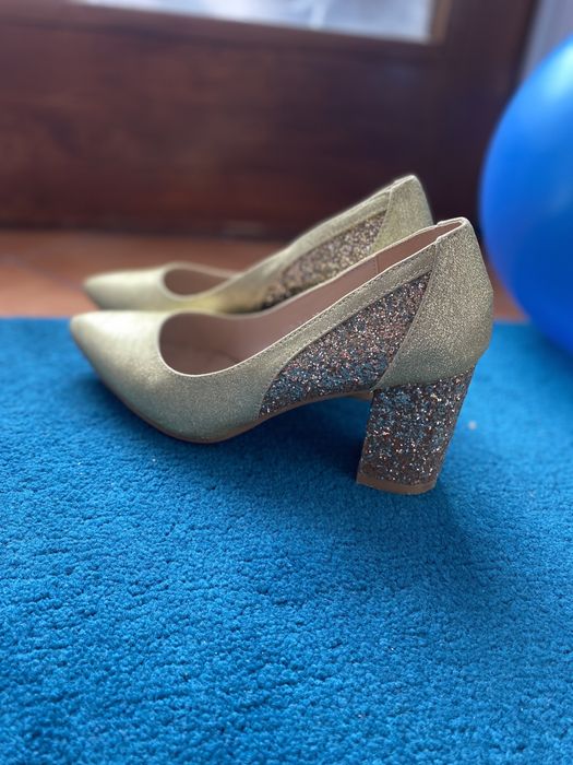 Pantofi aurii 37 comozi, de efect