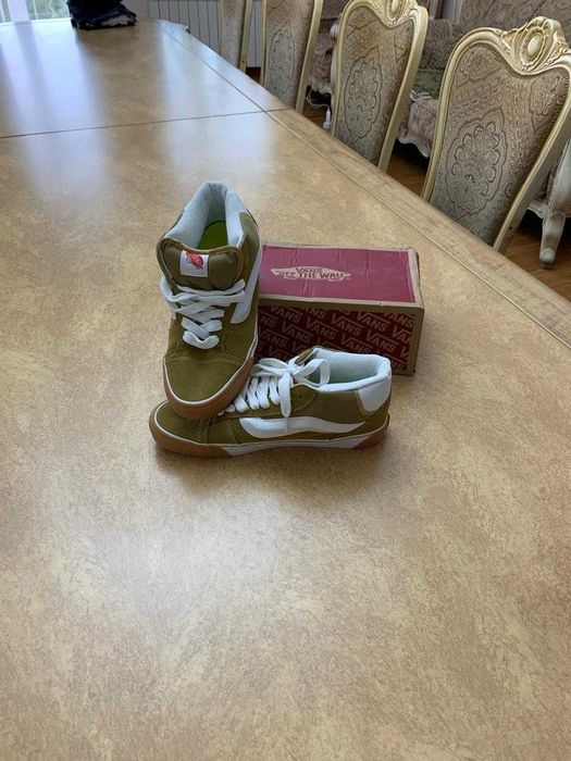 продам кроссовки VANS 44 размер, возможно обмен