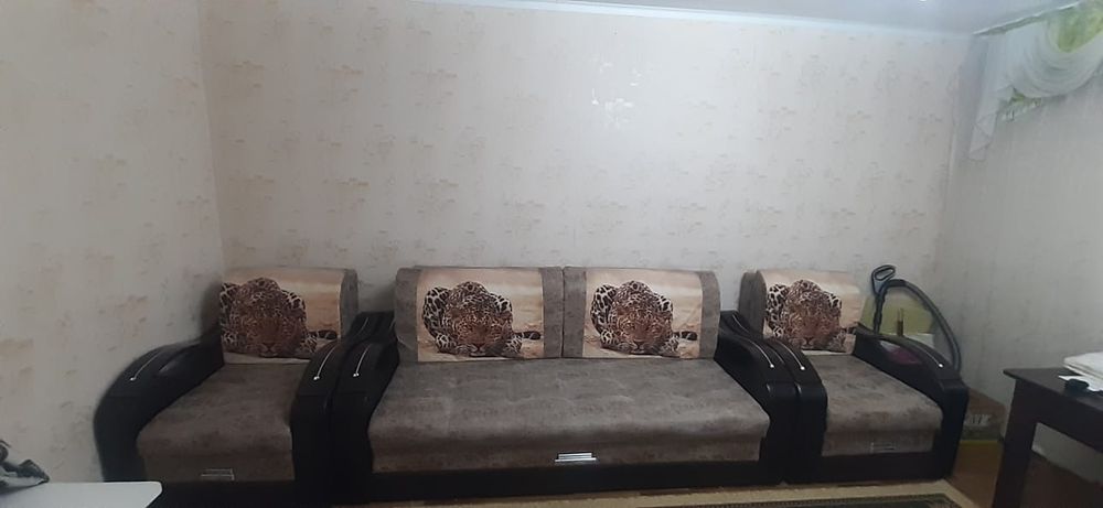 Продам диван и два кресла
