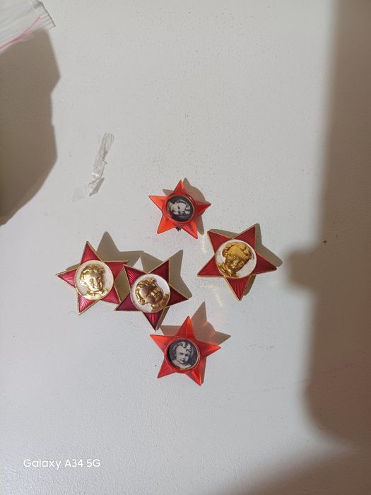 Значки малкия Ленин