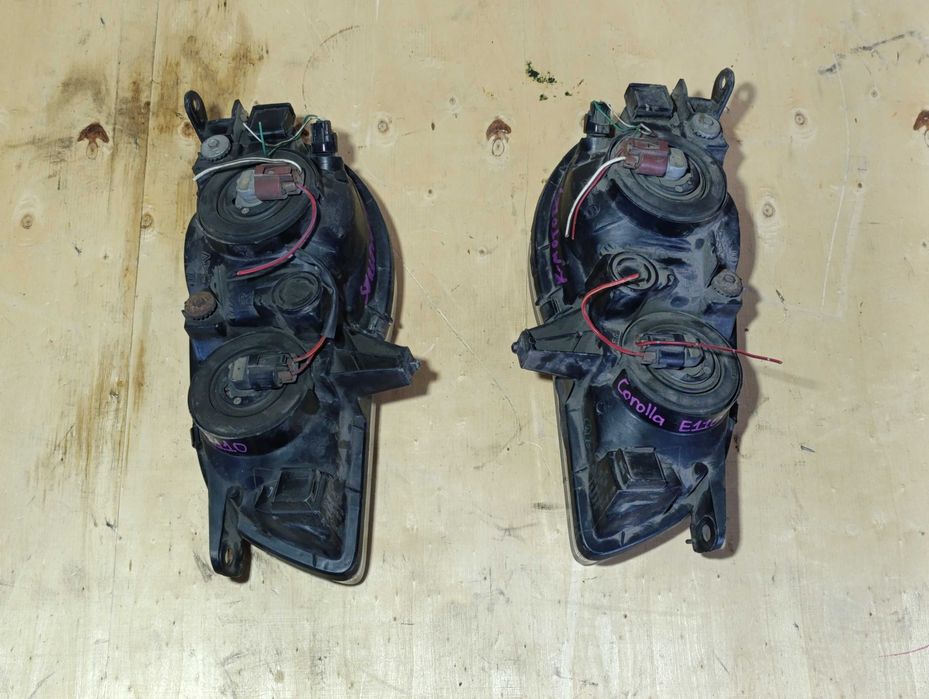 Фары передние Toyota Corolla E110 рест 99-01г