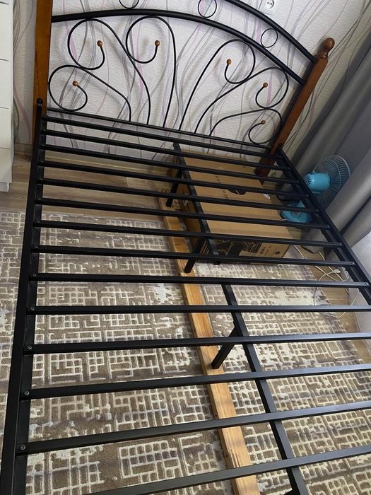 Кровать железная