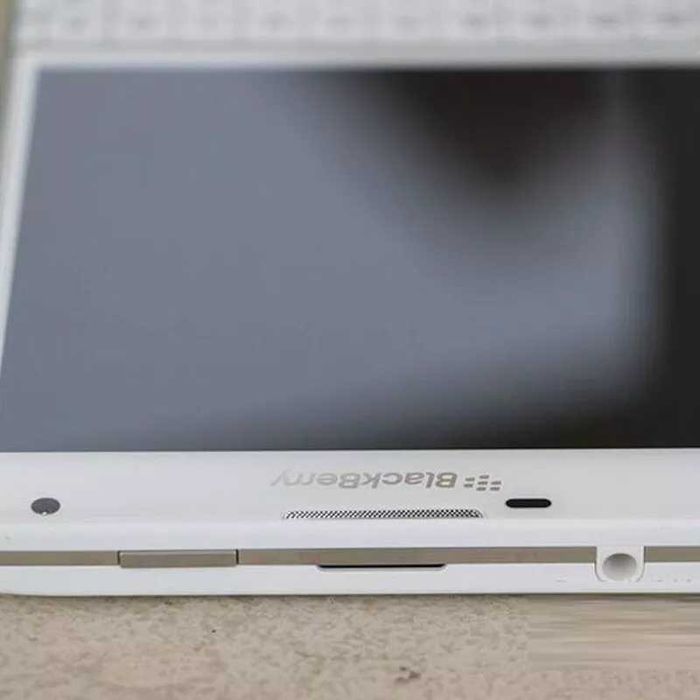 Telefon blackberry passport alb nou tipla nefolosit,OFERTA CRACIUN.