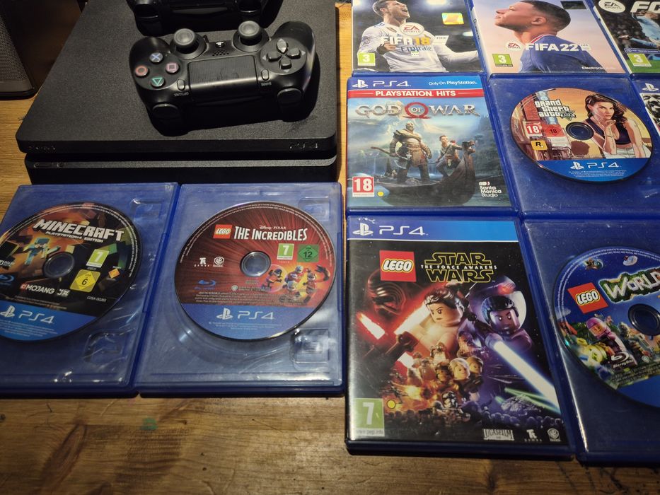 PlayStation 4,maneta și jocuri