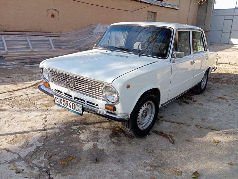 Vaz 21011 sotiladi holati ideal Benzinda