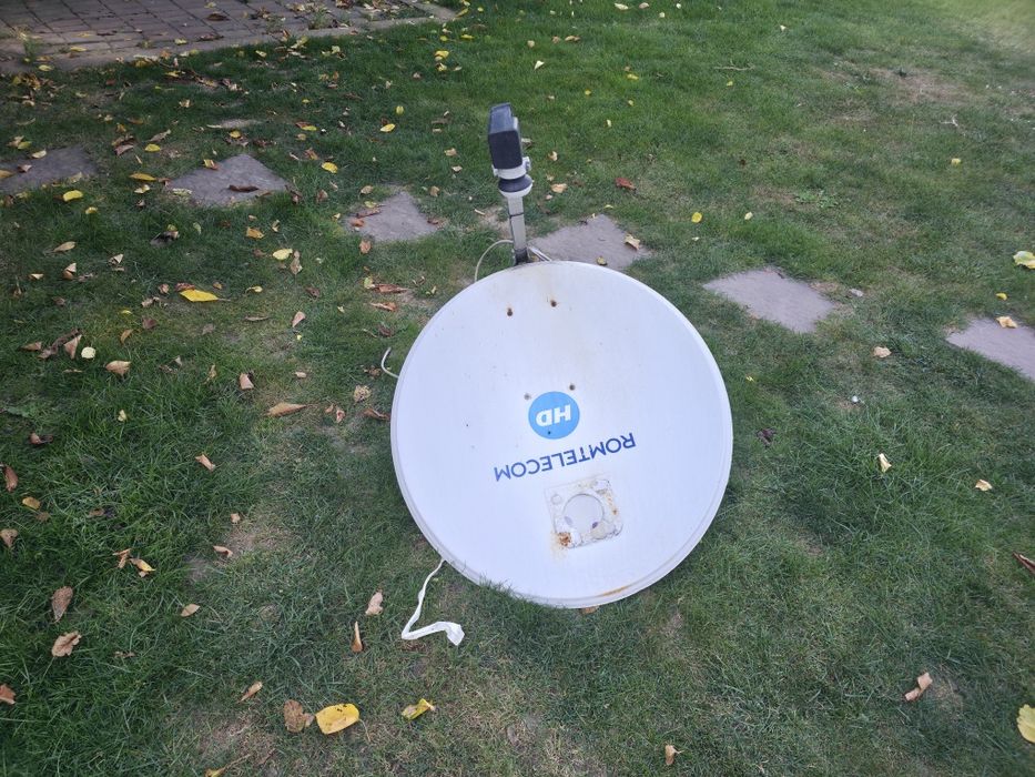Antena satelit cu lnb