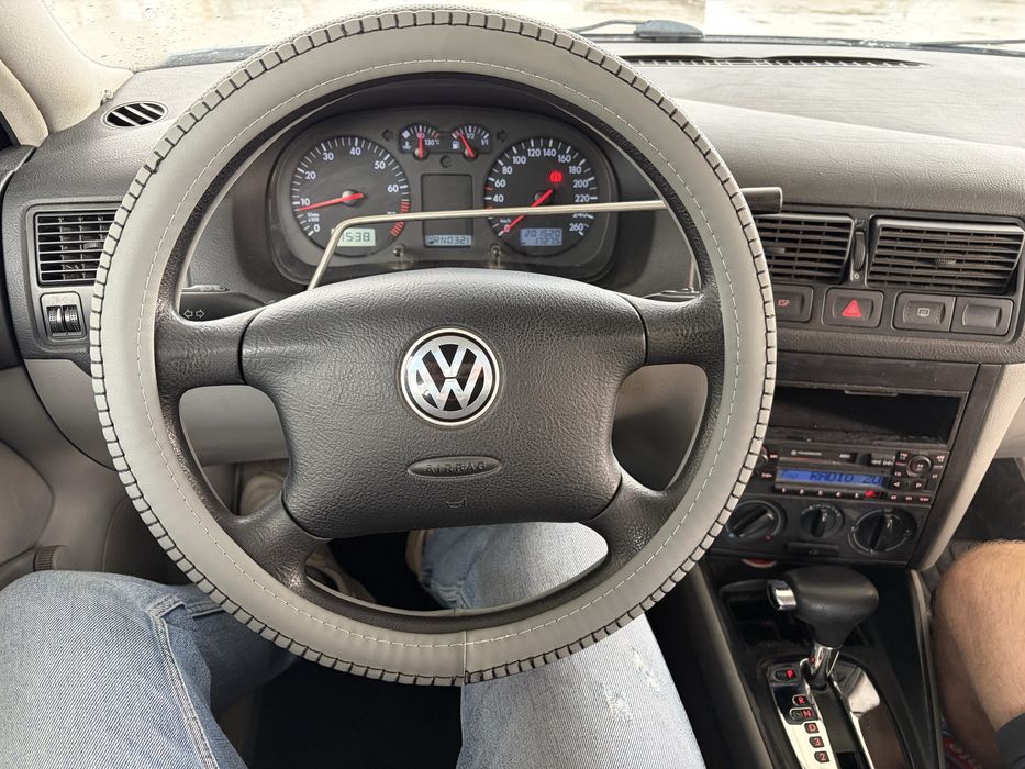 Vand VW Golf IV 1.6 automat 202.000km cu adaptari pentru persoane cu dizabilitati