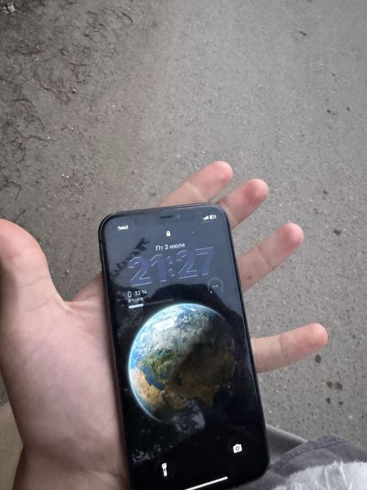 Продам айфон  11 черного цвета