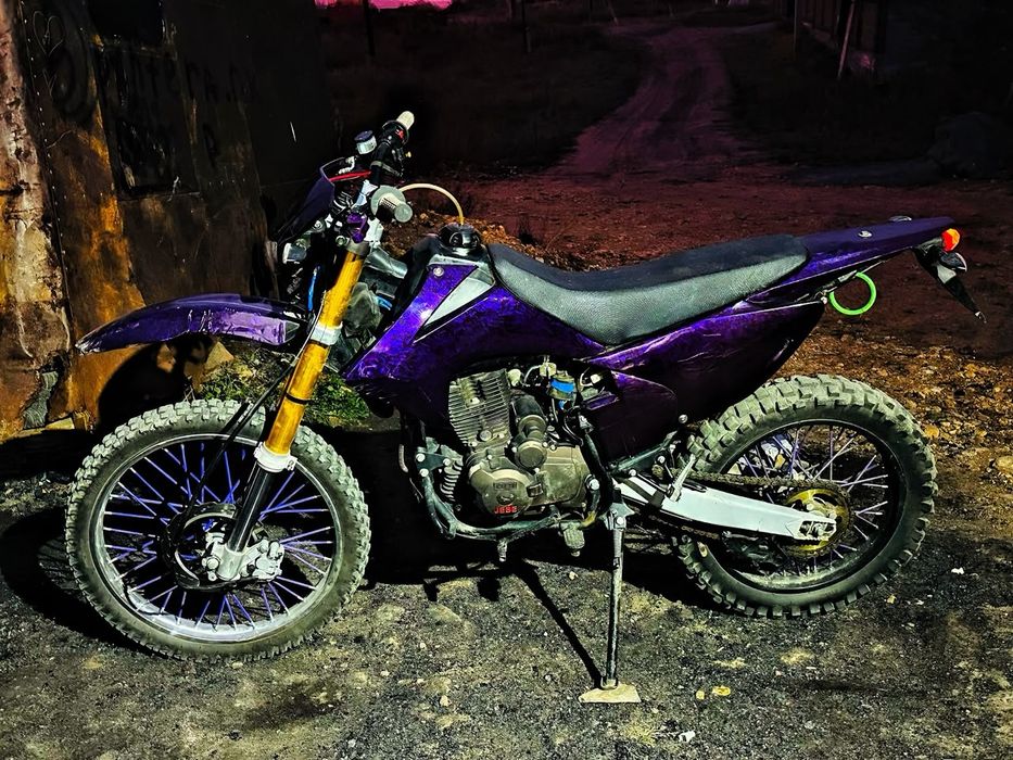 СРОЧНО продам эндуро 250куб