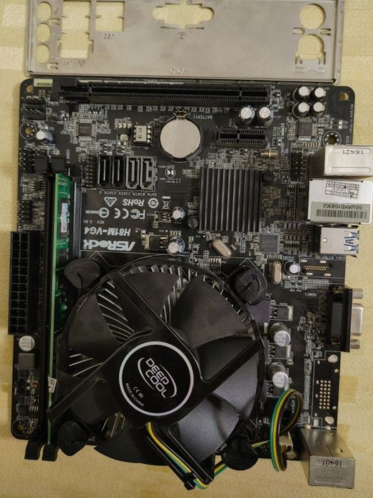 Плата H81M-VG4 с процессором и озу