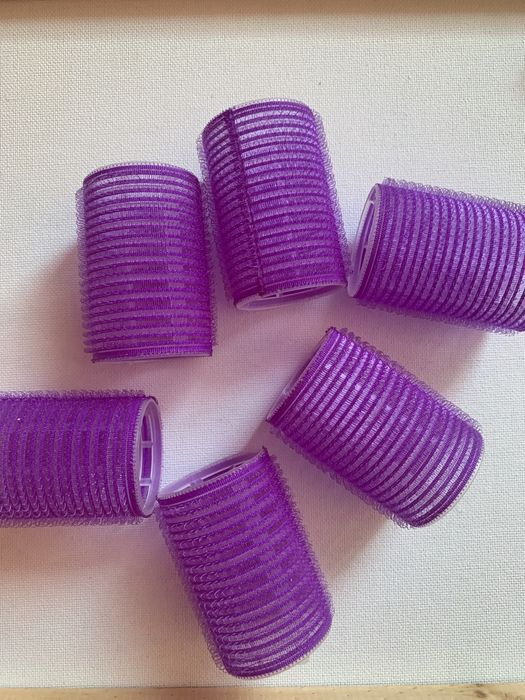 Всякакви дамски неща за разкрасяване - коса.