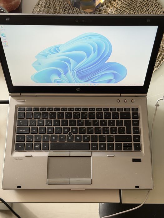 HP EliteBook 8460p Laptop i7-2620M 2.70ghz 250GB