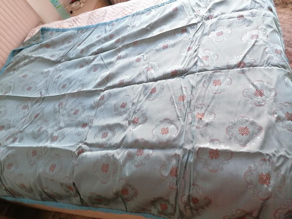 Шалтета(покривки, дамаски) и одеала