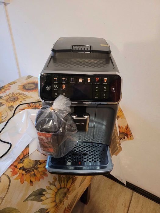 Espresor Philips seria 5500 LatteGo Nou