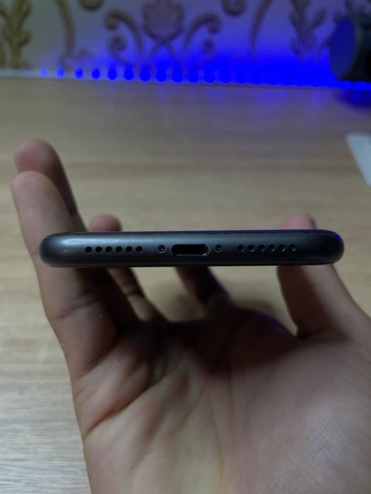 IPhone 11 64 Gb 250$