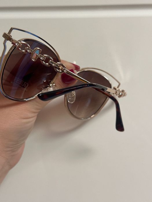 Дамски слънчеви очила Guess