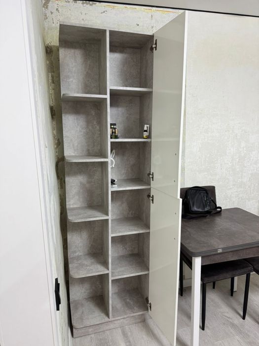 Шкаф-пенал в отличном состоянии!