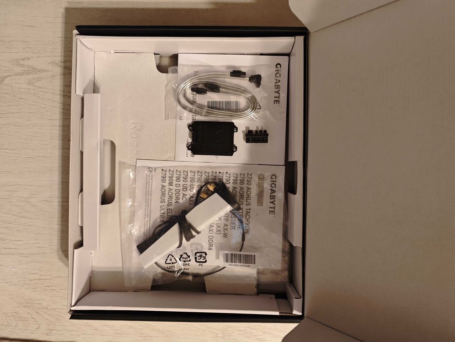 Placa de baza Gigabyte Z790 aorus elite ax-w