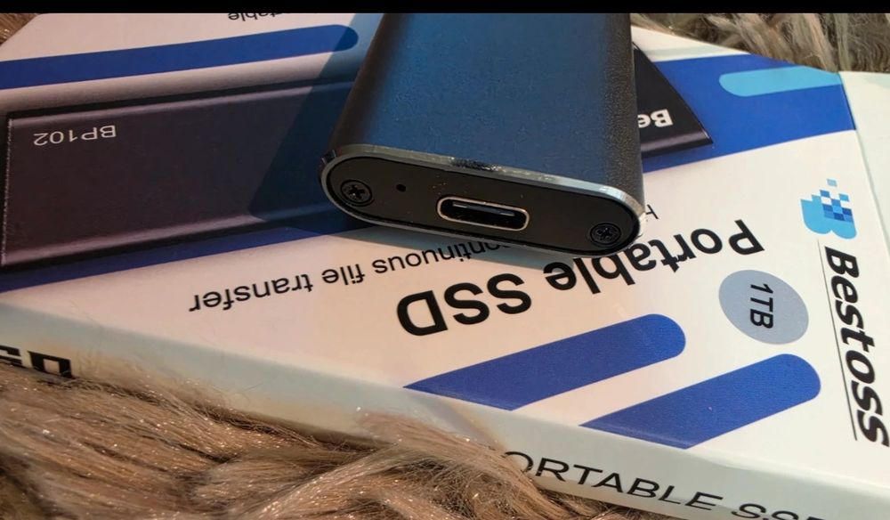 SSD portabil, capacitate 1TB. Se accepta testare/verificare