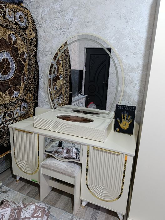 Yangi mebil Sotiladi