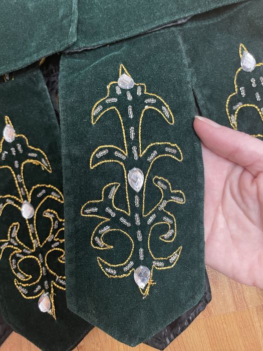 Жилет казахский для девочки