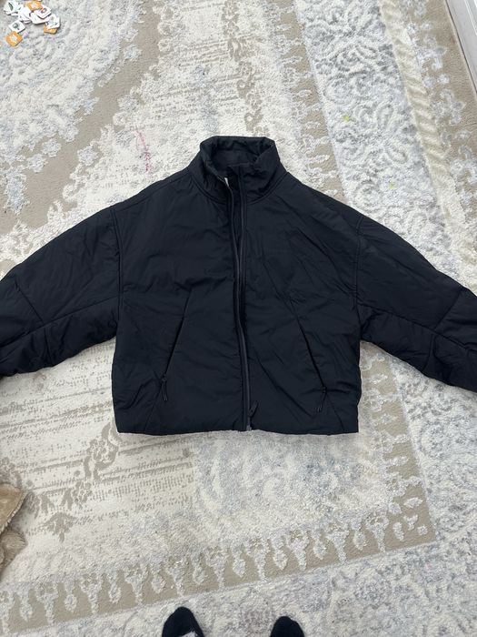 Продам куртку Calvin Klein.